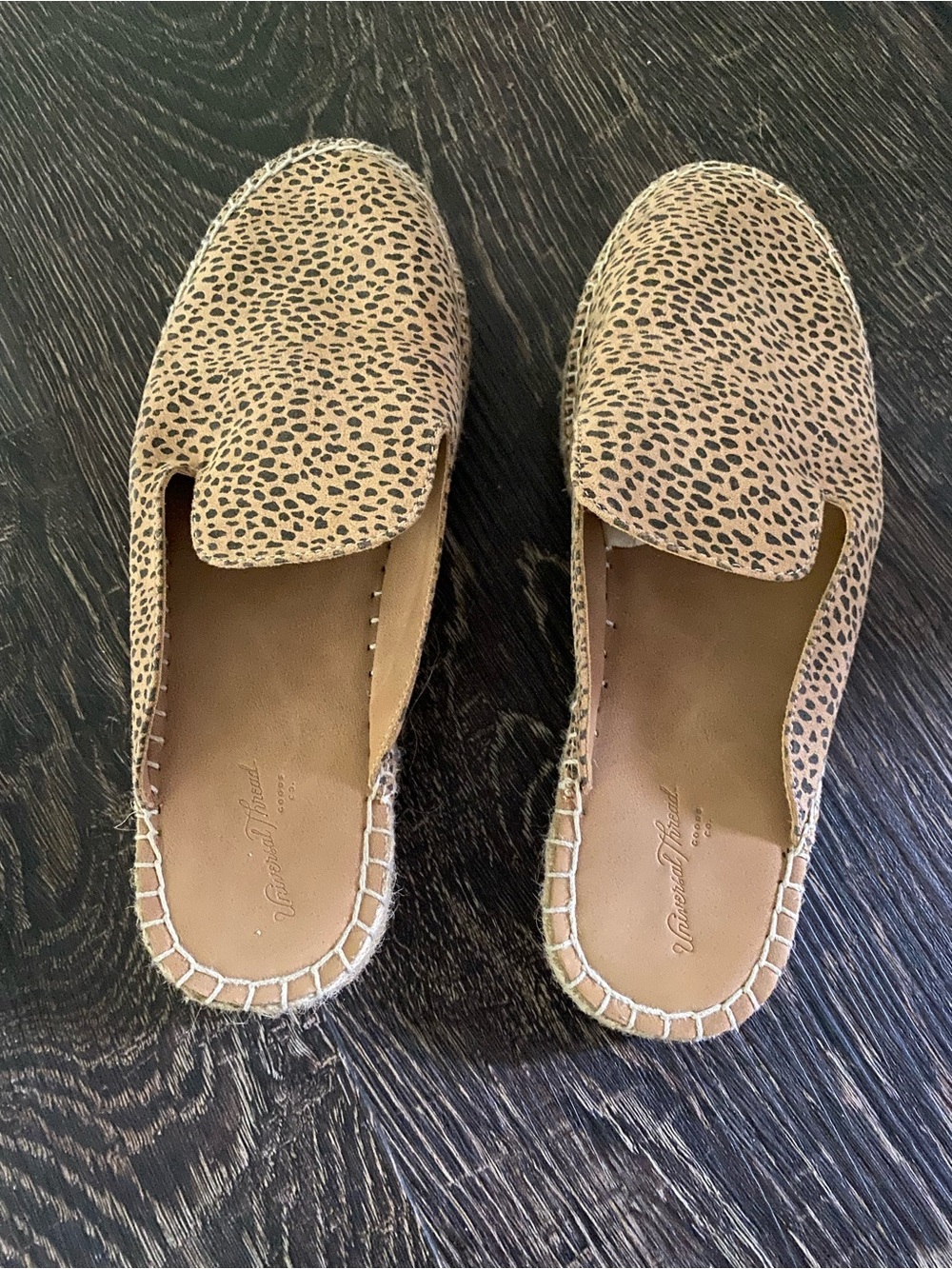 Universal Thread Leopard Cheetah Print Slip-On Mules in size 6